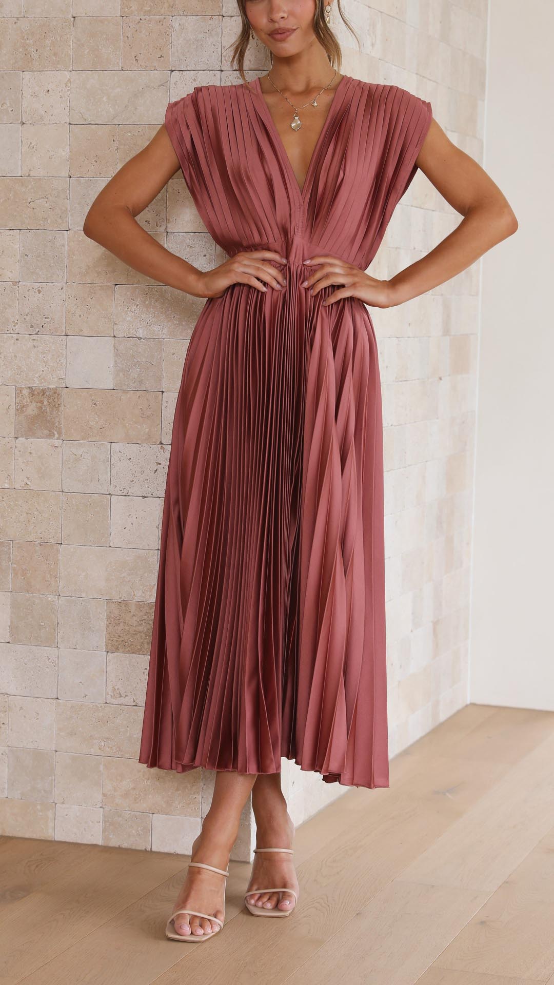 Alice | Women’s Classic Pleated Maxi Dress